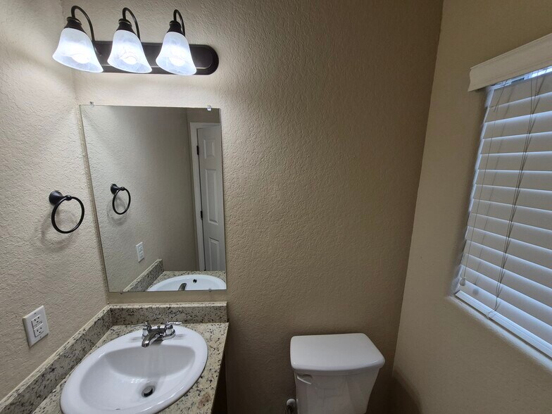More Photos Of 8710 Vista de Nubes, Converse Apartments For Sale