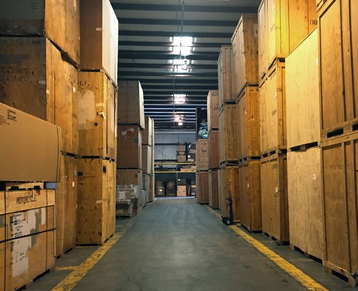 More Photos Of 15111 Farm Creek Dr, Woodbridge Warehouse For Lease