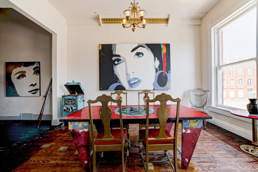 More Photos Of 117 W Harrison Ave, Guthrie Storefront Retail Residential For Sale