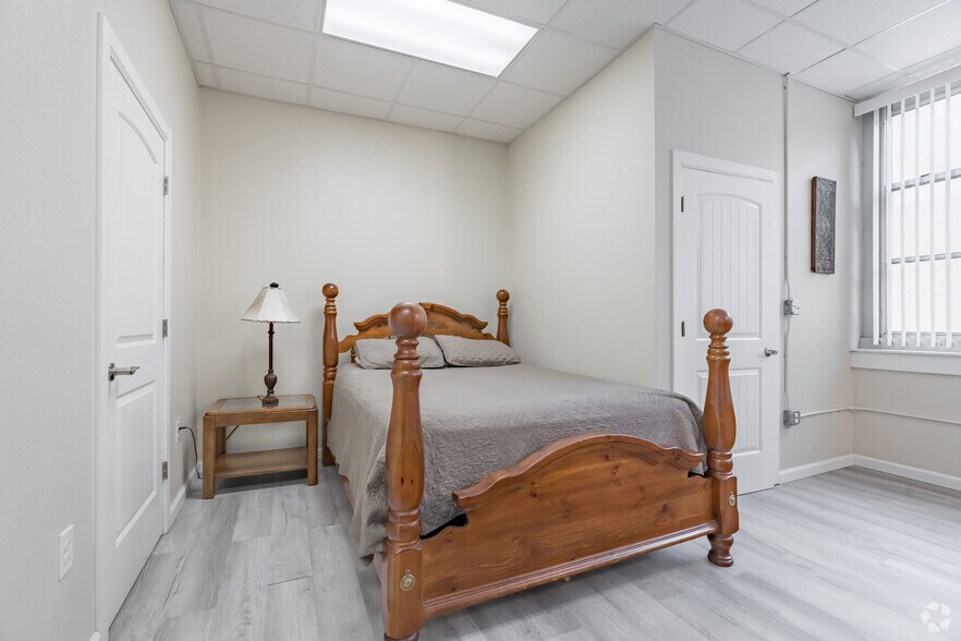 More Photos Of 1912 11th St, Wichita Falls Apartments For Sale