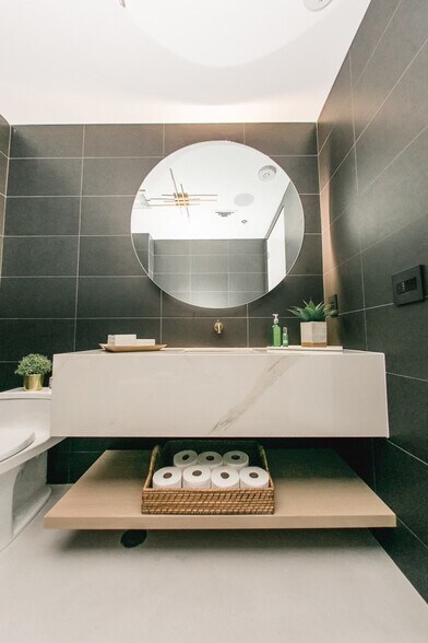 More Photos Of 2961 W Maple Loop Dr, Lehi Office For Lease