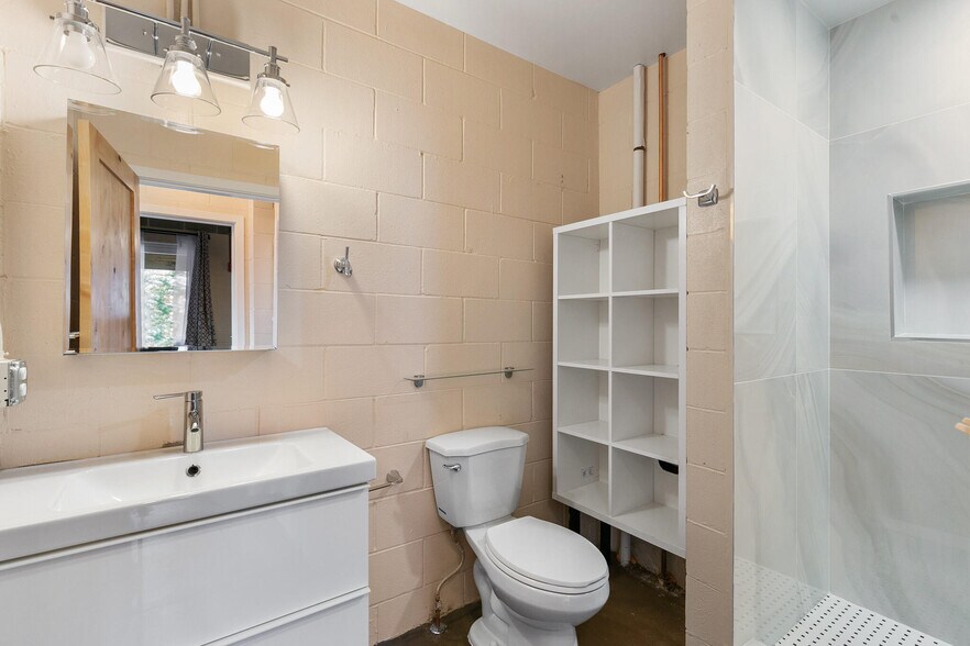 More Photos Of 3800 S Broadway, Englewood Apartments For Lease