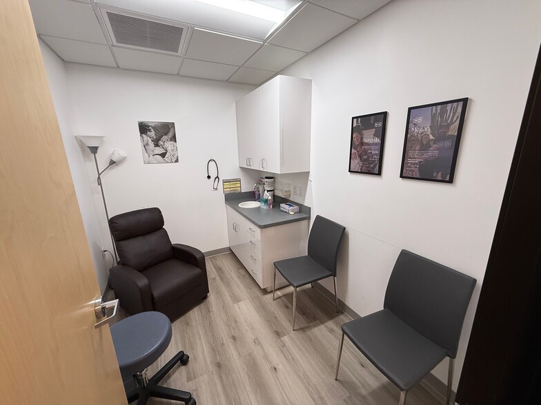 More Photos Of 1197 E Oak St, Phoenix Medical For Sale