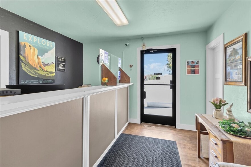 More Photos Of 1013 Front St, Soledad Hotel For Sale