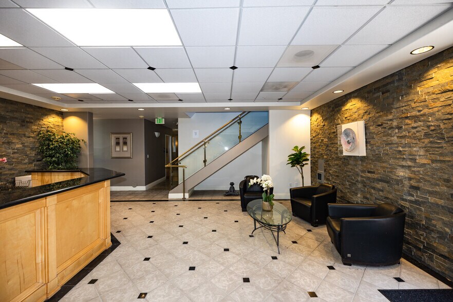 More Photos Of 241 Lombard St, Thousand Oaks Loft Creative Space For Lease