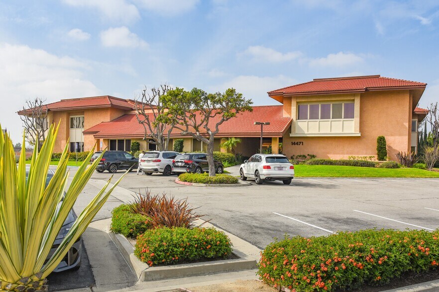 More Photos Of 14471 Chambers Rd, Tustin Loft Creative Space For Lease