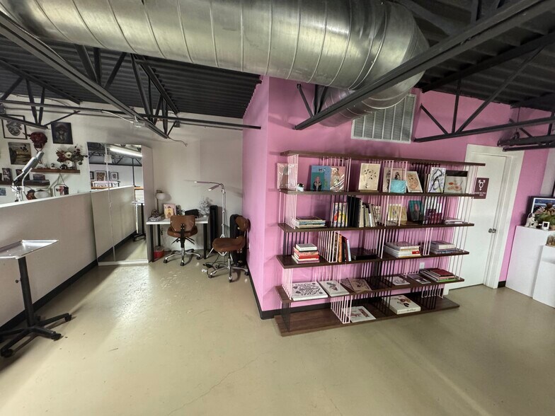 More Photos Of 1380 River Bend Dr, Dallas Loft Creative Space For Sale