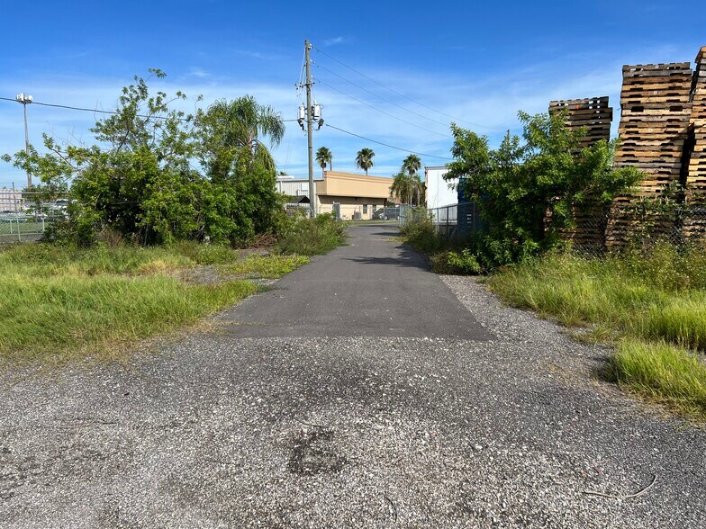 More Photos Of 856 W Landstreet Rd, Orlando Land For Lease