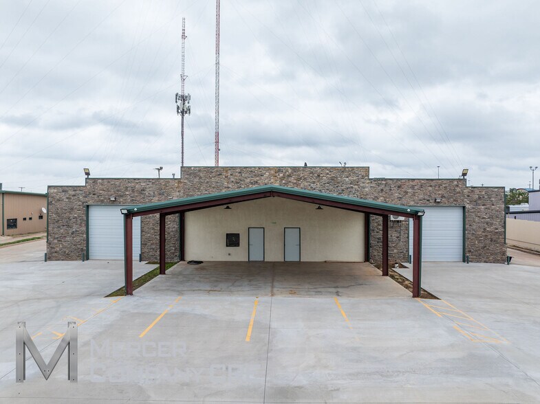 More Photos Of 6600 S I 35 Service Rd, Oklahoma City Flex For Lease