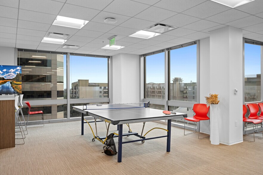 More Photos Of 301 N Lake Ave, Pasadena Office For Lease