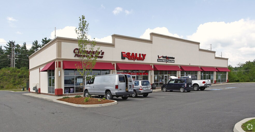 More Photos Of 160-162 Washington St, Rochester Unknown For Lease