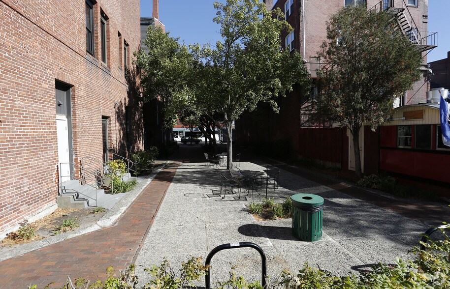 More Photos Of 27 Washington St, Biddeford Office For Lease