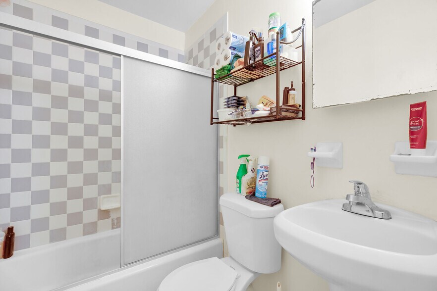 More Photos Of 912 Pohalski St, Key West Multifamily For Sale