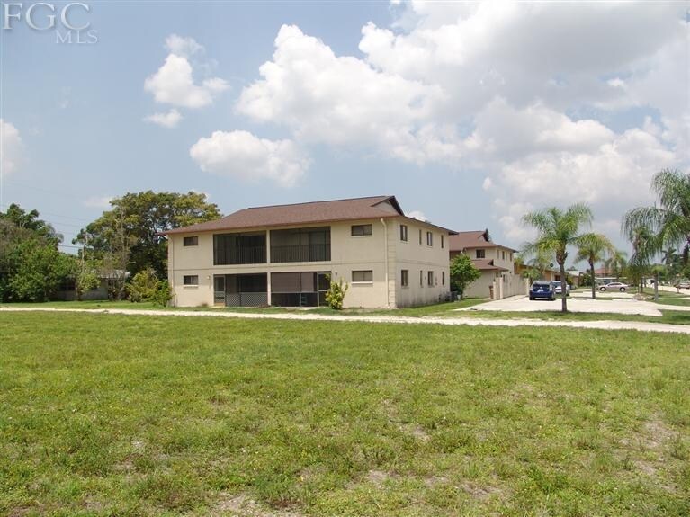 More Photos Of 1318-1322 SE 40th Ter, Cape Coral Apartments For Sale