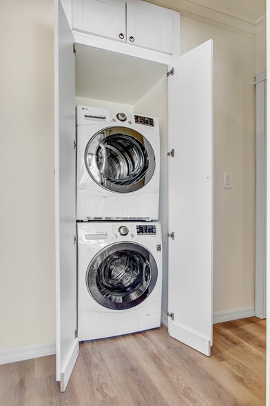 More Photos Of 3814-3824 W Sunset Blvd, Los Angeles Storefront Retail Residential For Sale