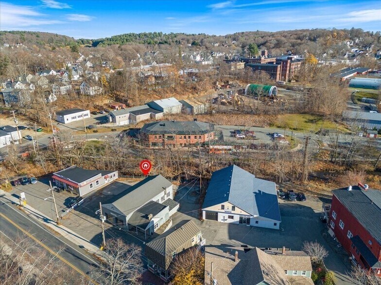 More Photos Of 46 Elm St, Amesbury Service Station For Lease