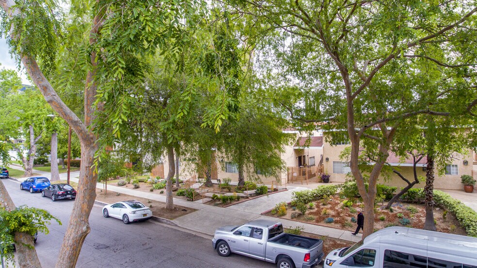 More Photos Of 1160 Elm Ave, Glendale Apartments For Sale