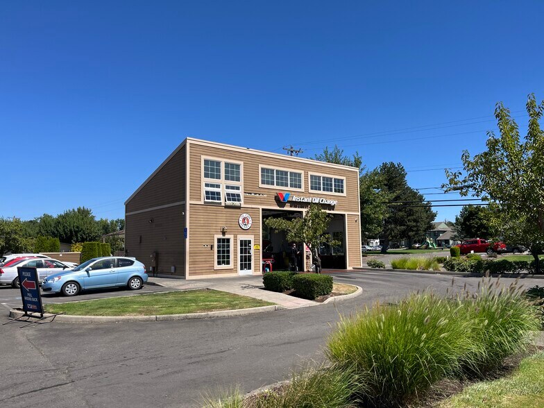 More Photos Of 901 N 2nd St, Silverton Auto Repair For Sale