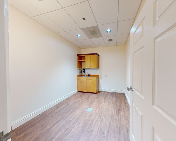 More Photos Of 1161 Puerta del Sol, San Clemente Medical For Lease