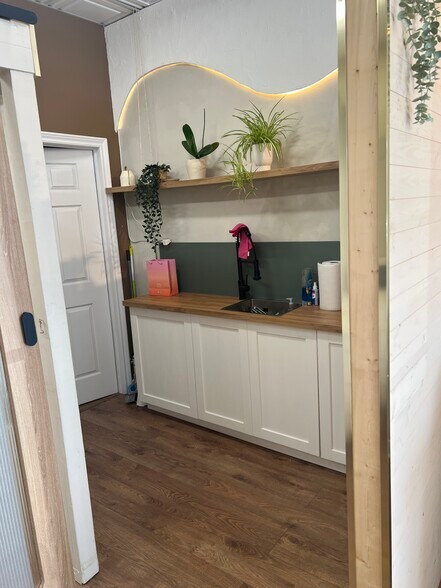 More Photos Of 805-863 Browns Line, Toronto Unknown For Lease