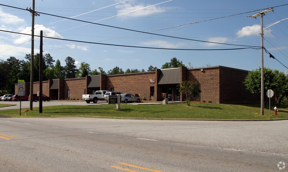 More Photos Of 3200 E Martin Luther King Junior Dr, High Point Light Distribution For Lease