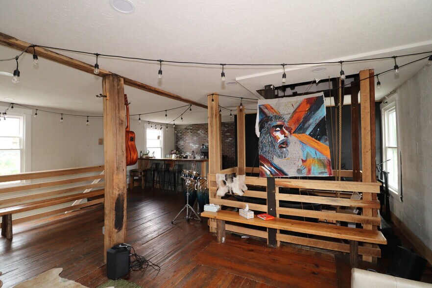 More Photos Of 139 S Broadway St, Blanchester Storefront Retail Residential For Sale