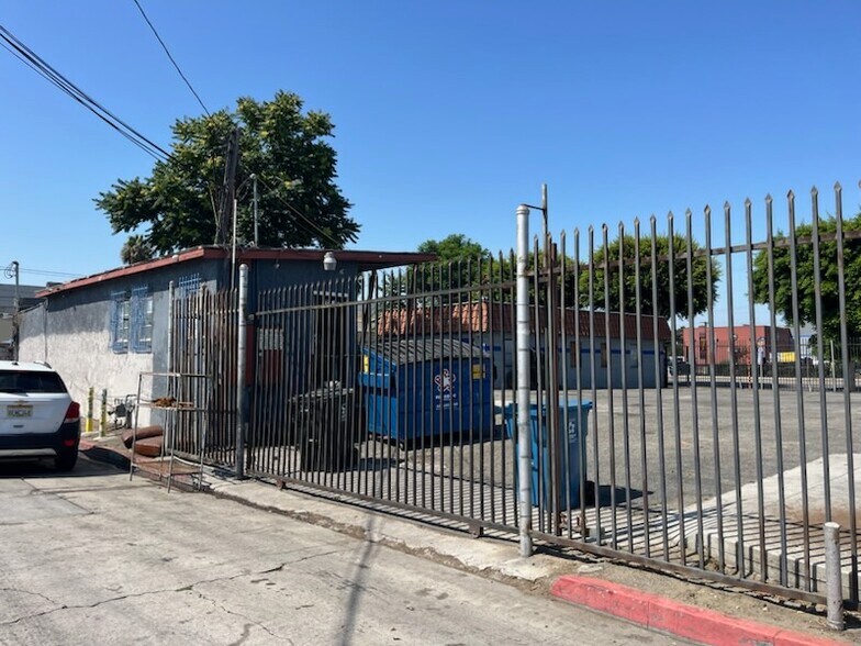 More Photos Of 310 N Long Beach Blvd, Compton Storefront Retail Office For Sale