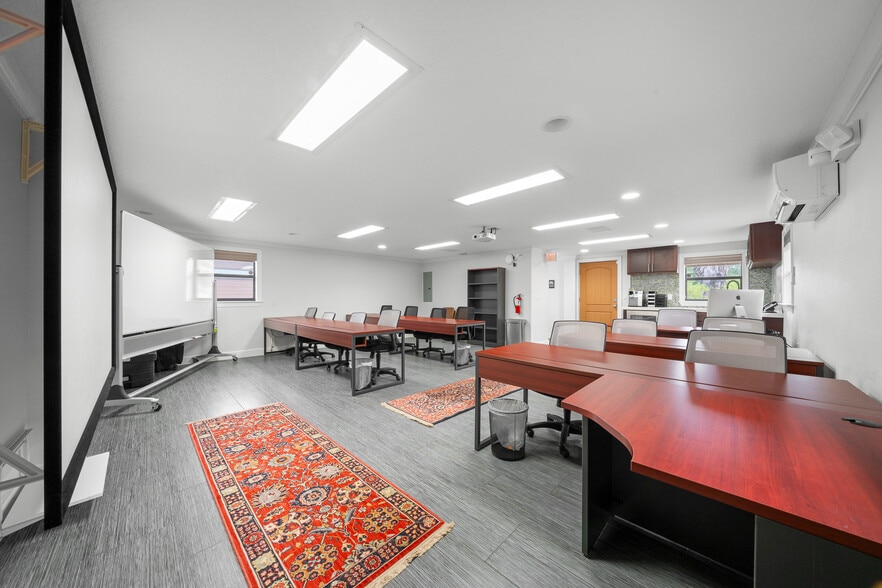More Photos Of 5830 W Gulf To Lake Hwy, Crystal River Office For Sale