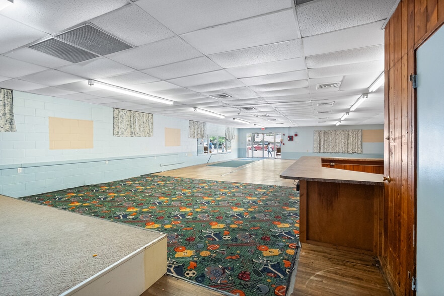 More Photos Of 855 W Desoto St, Clermont Specialty For Lease