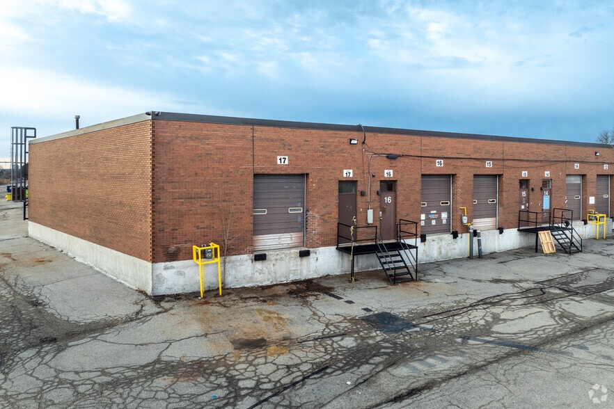 More Photos Of 270 Esna Park Dr, Markham Service For Lease