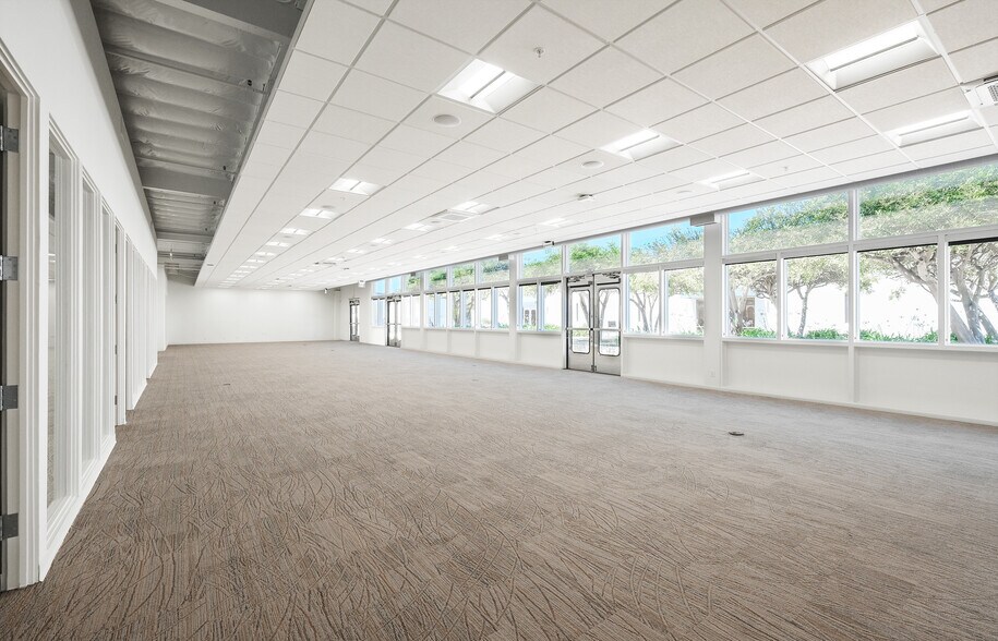 More Photos Of 6395 Cindy Ln, Carpinteria Manufacturing For Lease