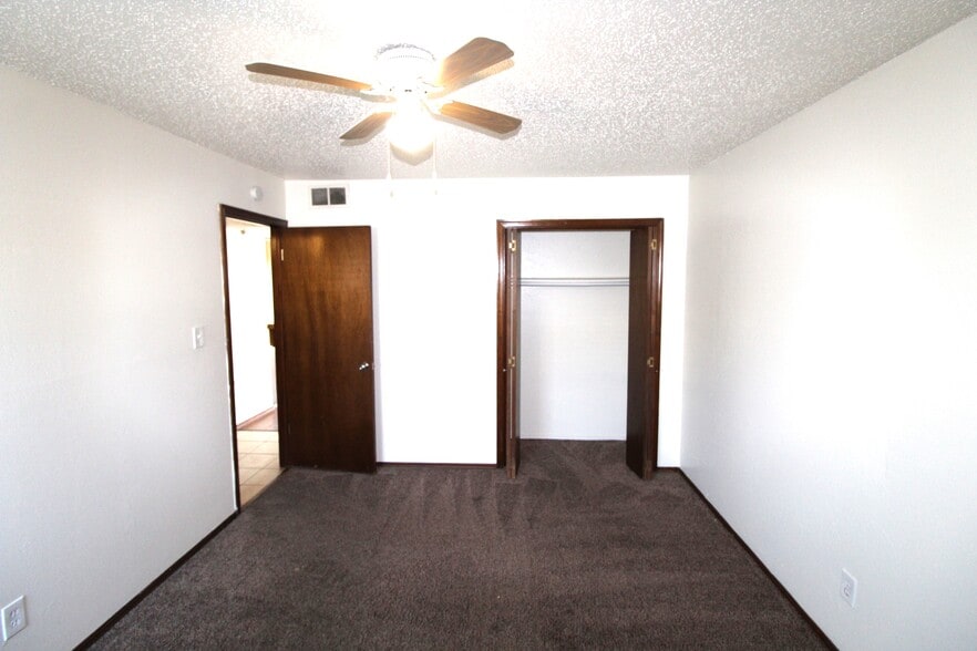 More Photos Of 1311 Glen Oaks Ct, Norman Apartments For Sale