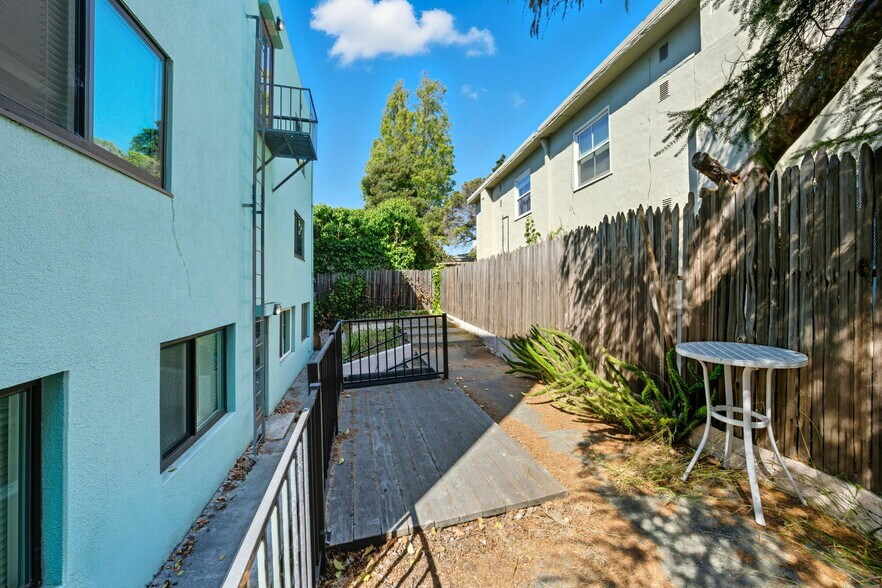 More Photos Of 1919 Curtis St, Berkeley Apartments For Sale