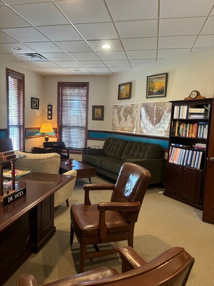 More Photos Of 13308 N Macarthur Blvd, Oklahoma City Office For Sale