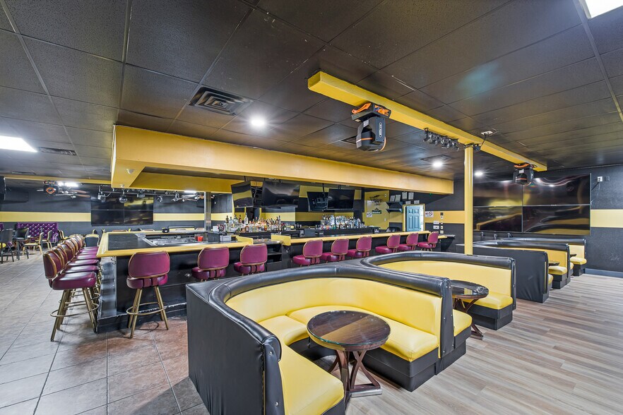 More Photos Of 4465 E Sahara Ave, Las Vegas Bar For Sale
