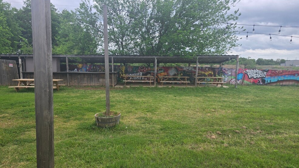 More Photos Of 4021 Acton Hwy, Granbury General Retail For Lease