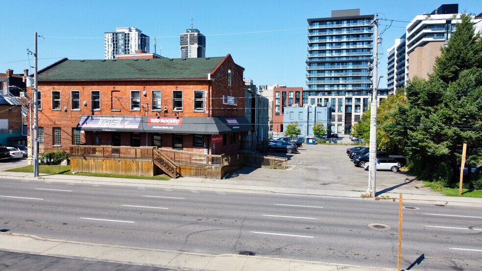 More Photos Of 15 Wellington St N, Hamilton Office For Sale