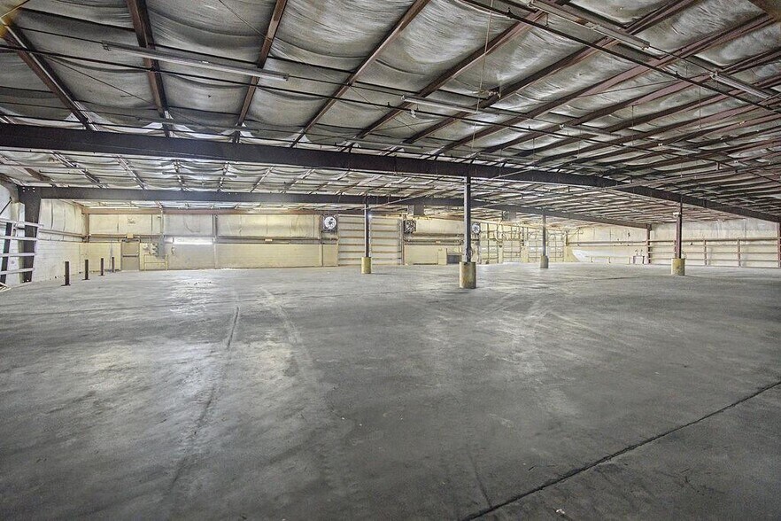 More Photos Of 1121 Skyline Dr, Hopkinsville Manufacturing For Sale