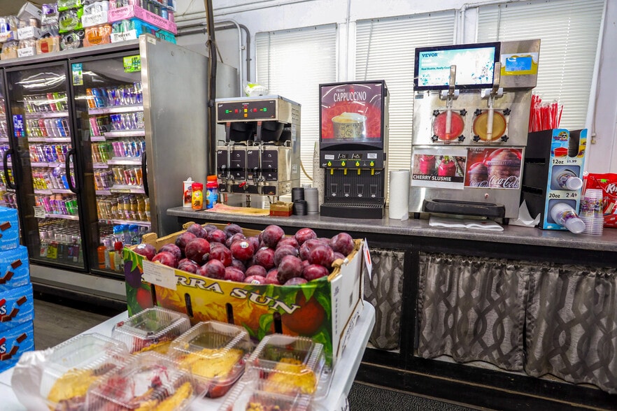 More Photos Of 9875 S Dixie Hwy, Erie Supermarket For Sale