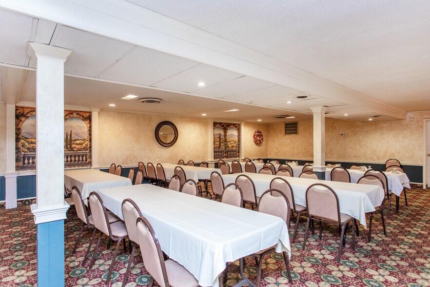 More Photos Of 126 Mariaville Rd, Schenectady General Retail For Sale