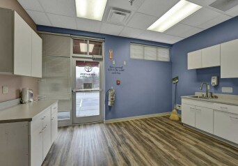 More Photos Of 2497 S Roane St, Harriman Medical For Sale