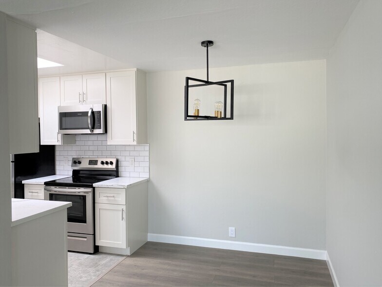 More Photos Of 631 Masonic Way, Belmont Apartments For Sale