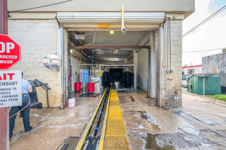 More Photos Of 309 S Timberland Dr, Lufkin Auto Repair For Sale