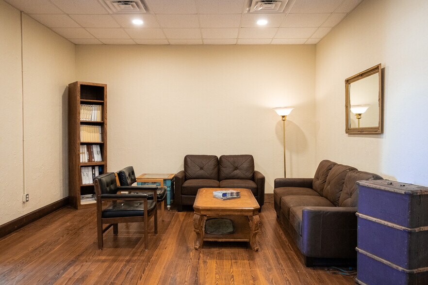 More Photos Of 123 William J Bryan Parkway, Bryan Warehouse For Sale