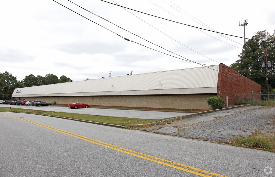 More Photos Of 4400 Commerce Cir SW, Atlanta Warehouse For Sale