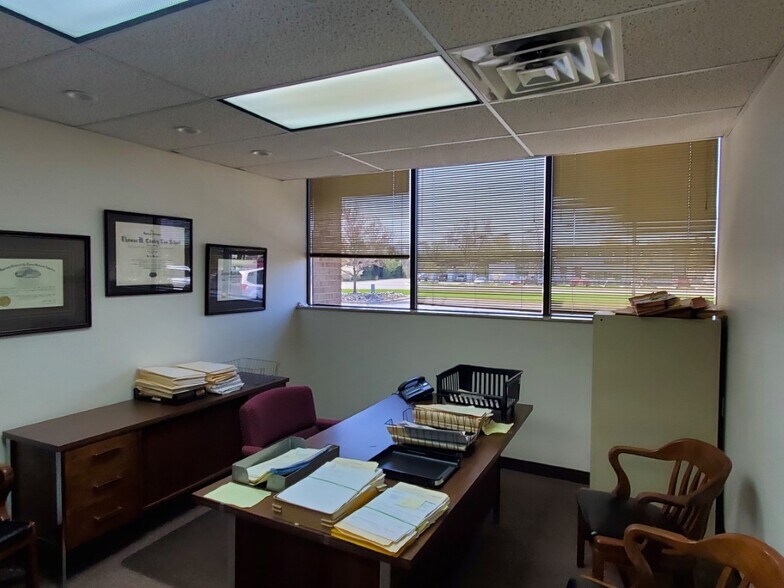 More Photos Of 6258 W Pierson Rd, Flushing Medical For Lease