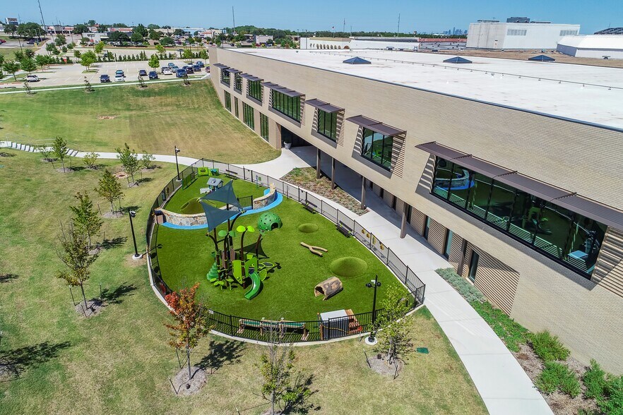 More Photos Of 3560 W Camp Wisdom Rd, Dallas Medical For Lease