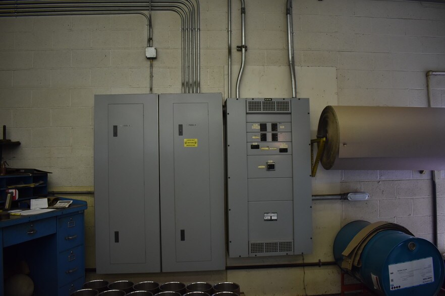 More Photos Of 1038 Triplett Blvd, Akron Manufacturing For Sale