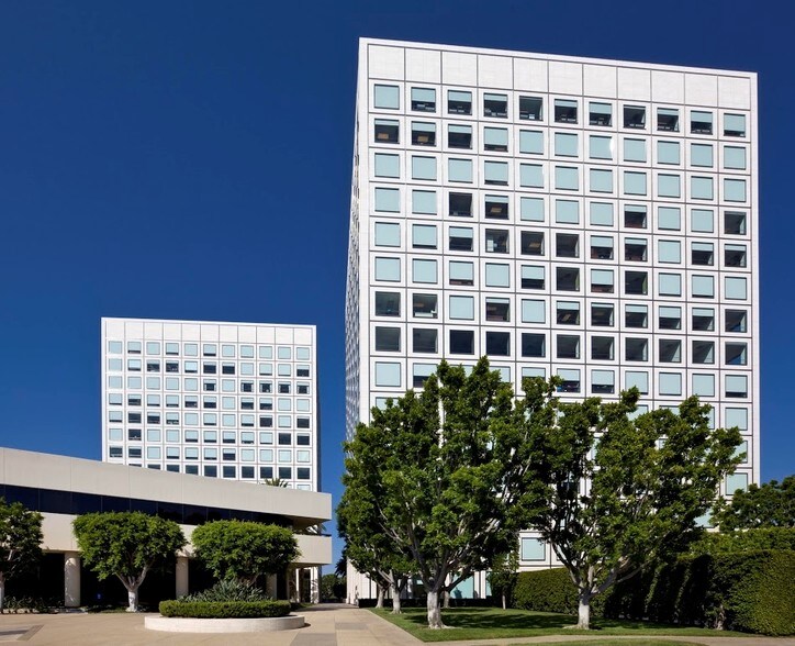 Primary Photo Of 4695 MacArthur Ct, Newport Beach Coworking Space