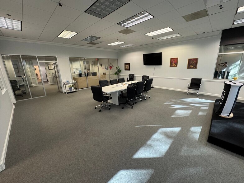 More Photos Of 301 E Yamato Rd, Boca Raton Office For Lease